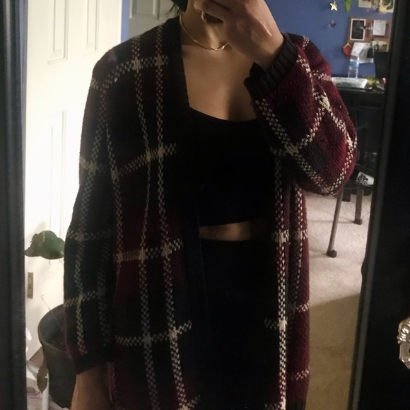 vintage black and red patterned cardigan - Picture 2 of 4